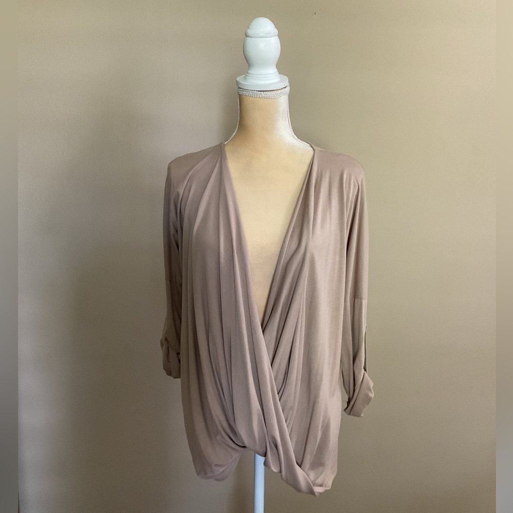 Lulu’s Loose Fitting Shirt / V-neck